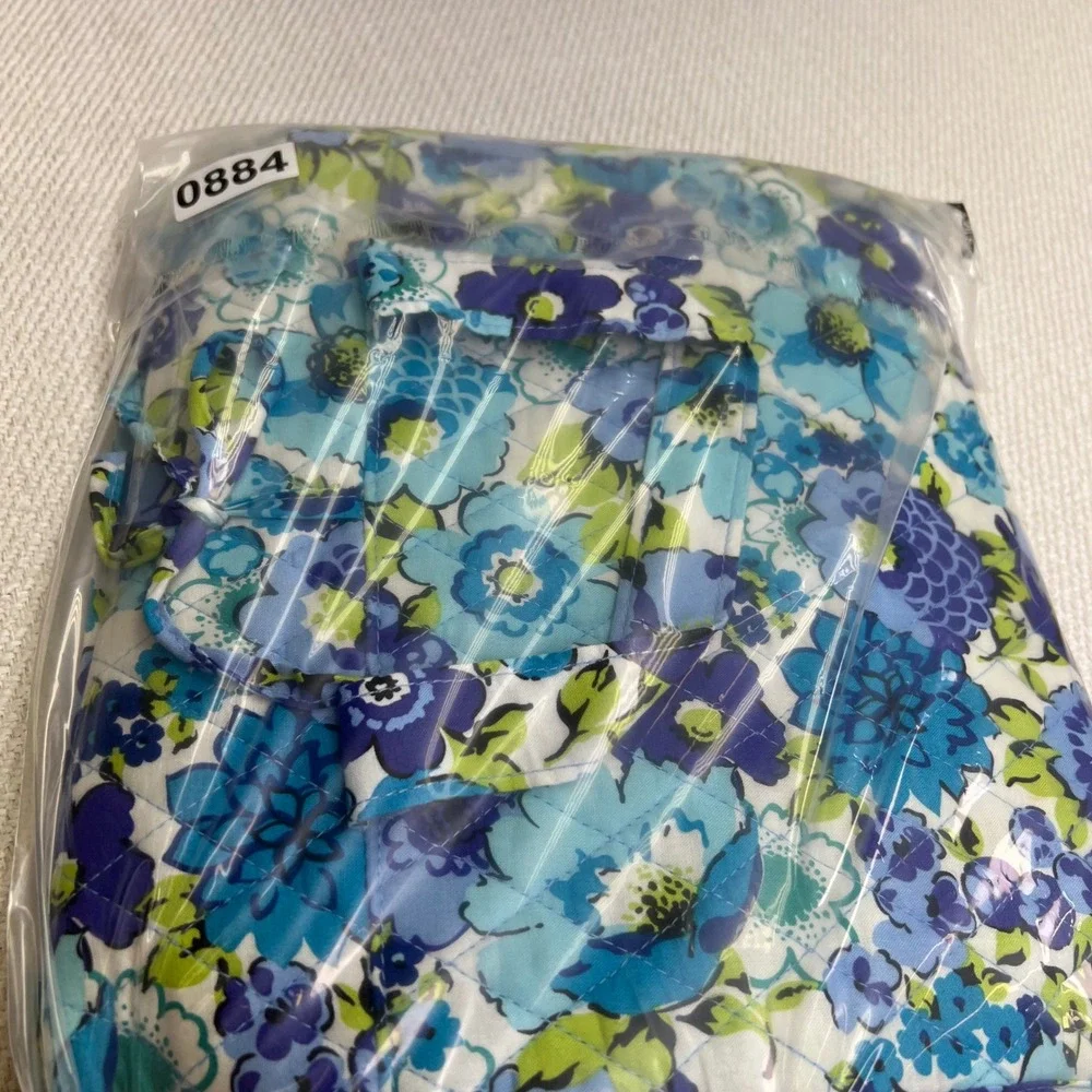 Vera Bradley Hanging Travel Organizer Blueberry Blooms Quilted Toiletry Bag